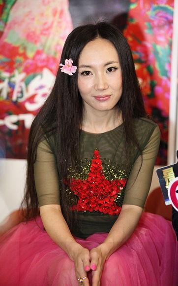 宋金笑 背景,从平凡走向辉煌的励志传奇